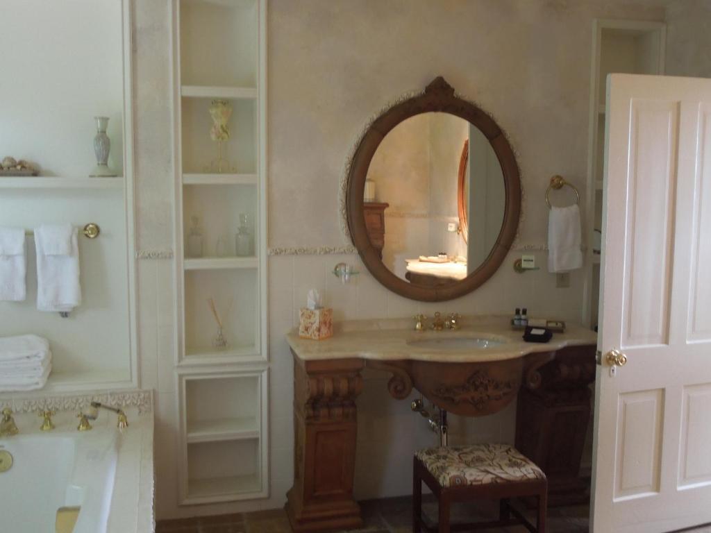Bed & Breakfast Church Point Manor 3*