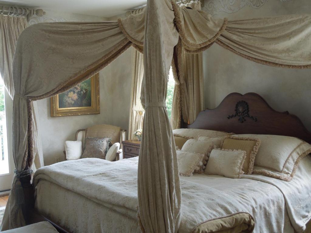 Bed & Breakfast Church Point Manor