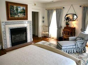 Bed & Breakfast Church Point Manor 3*
