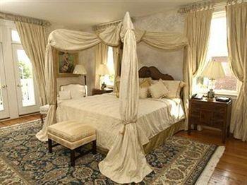 Bed & Breakfast Church Point Manor