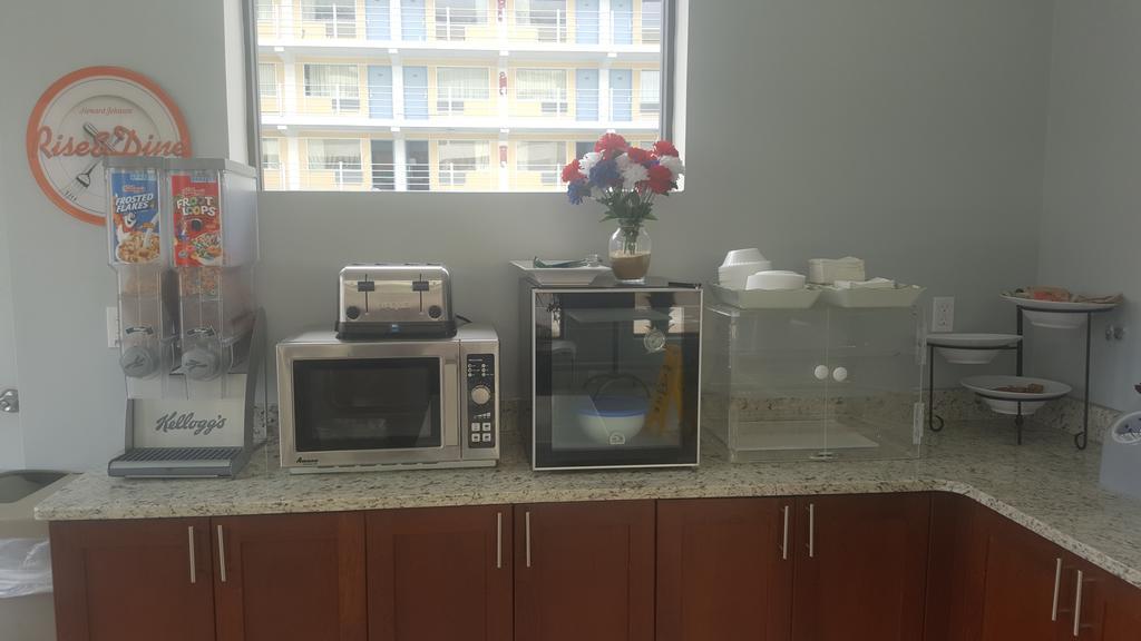 Hotel Howard Johnson By Wyndham Virginia At The 2*