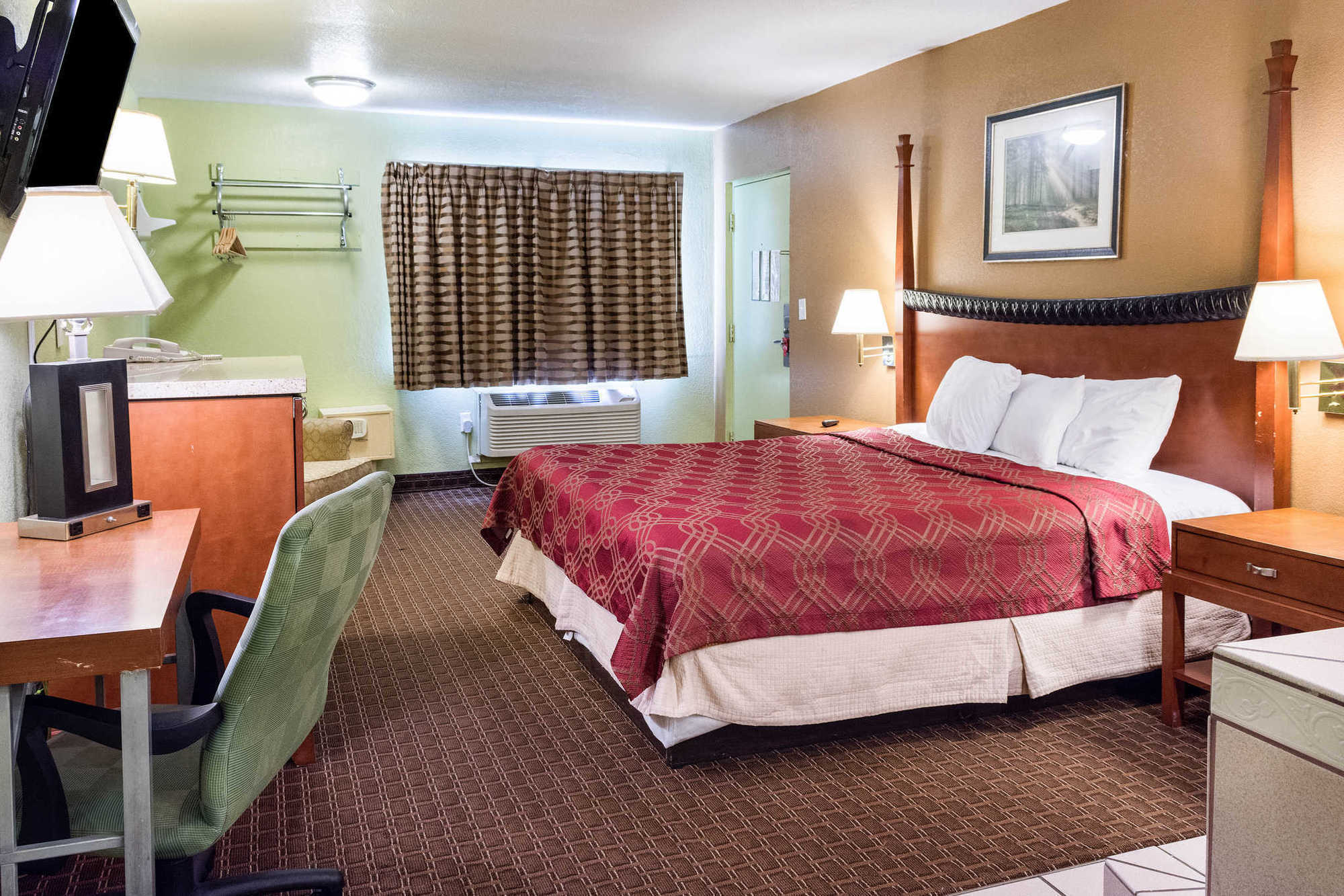 Econo & I-64 & Us 13 Hotel Virginia Beach