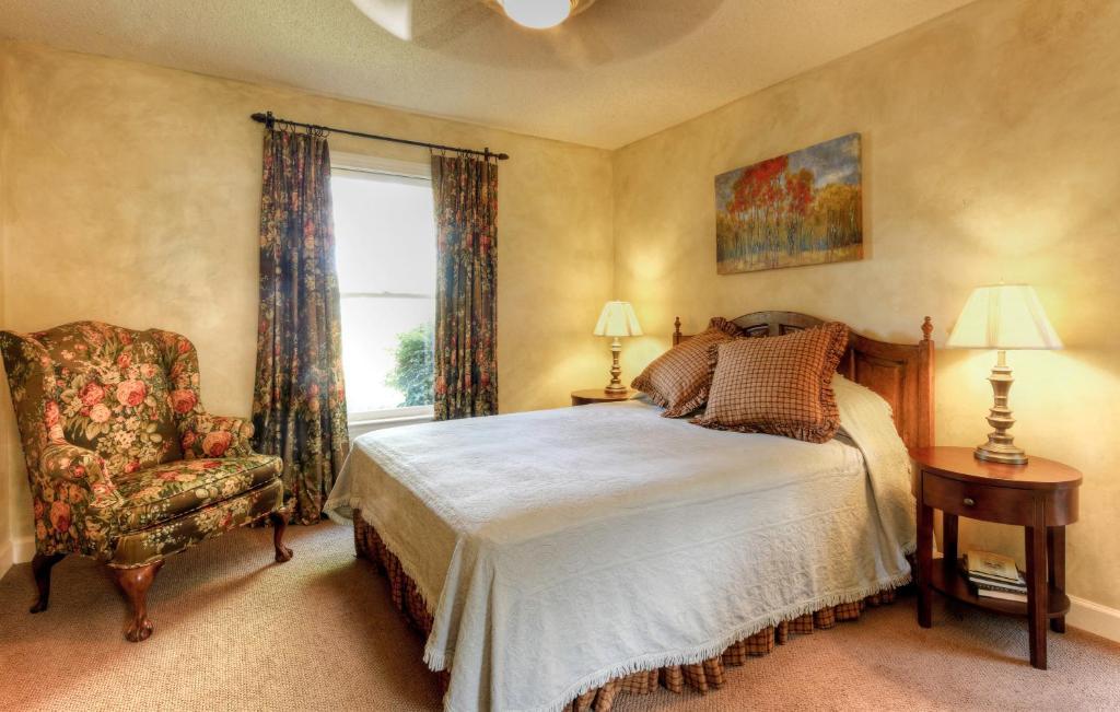 Bed & Breakfast Church Point Manor