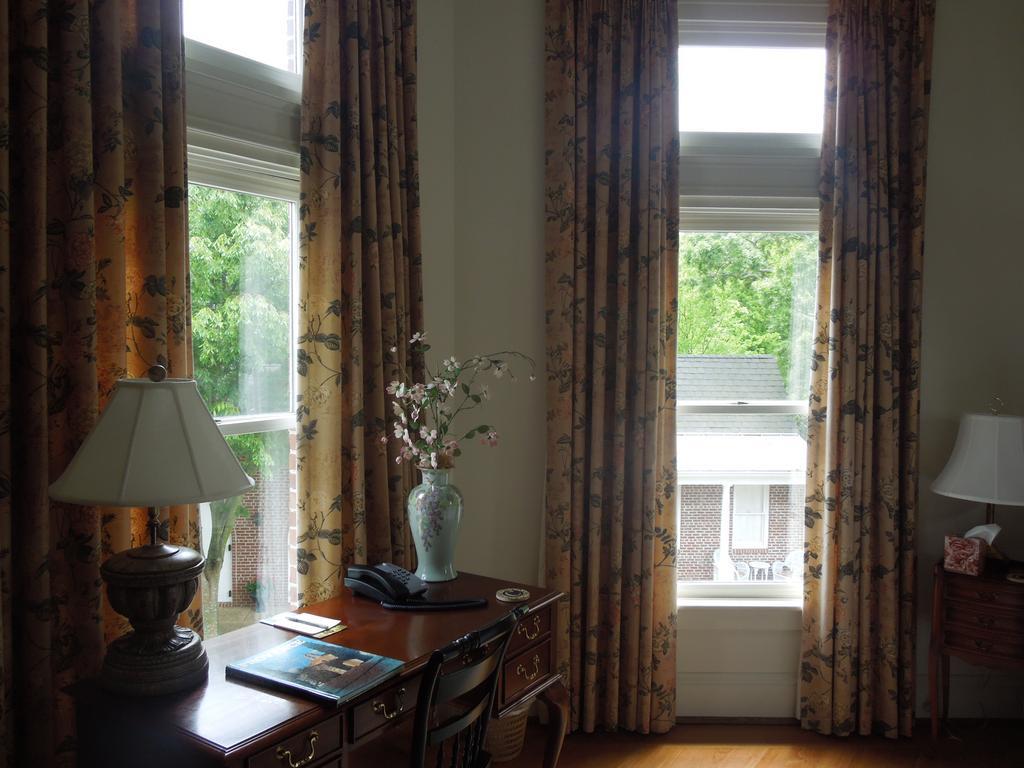 Bed & Breakfast Church Point Manor 3*