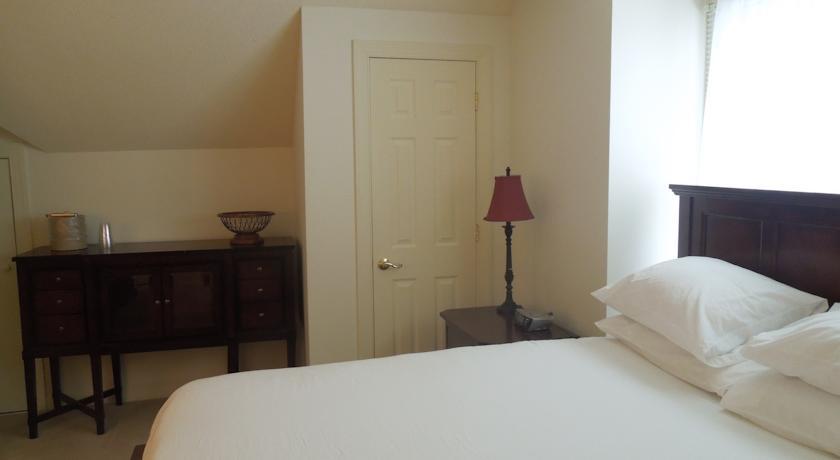 Church Point Manor Bed & Breakfast