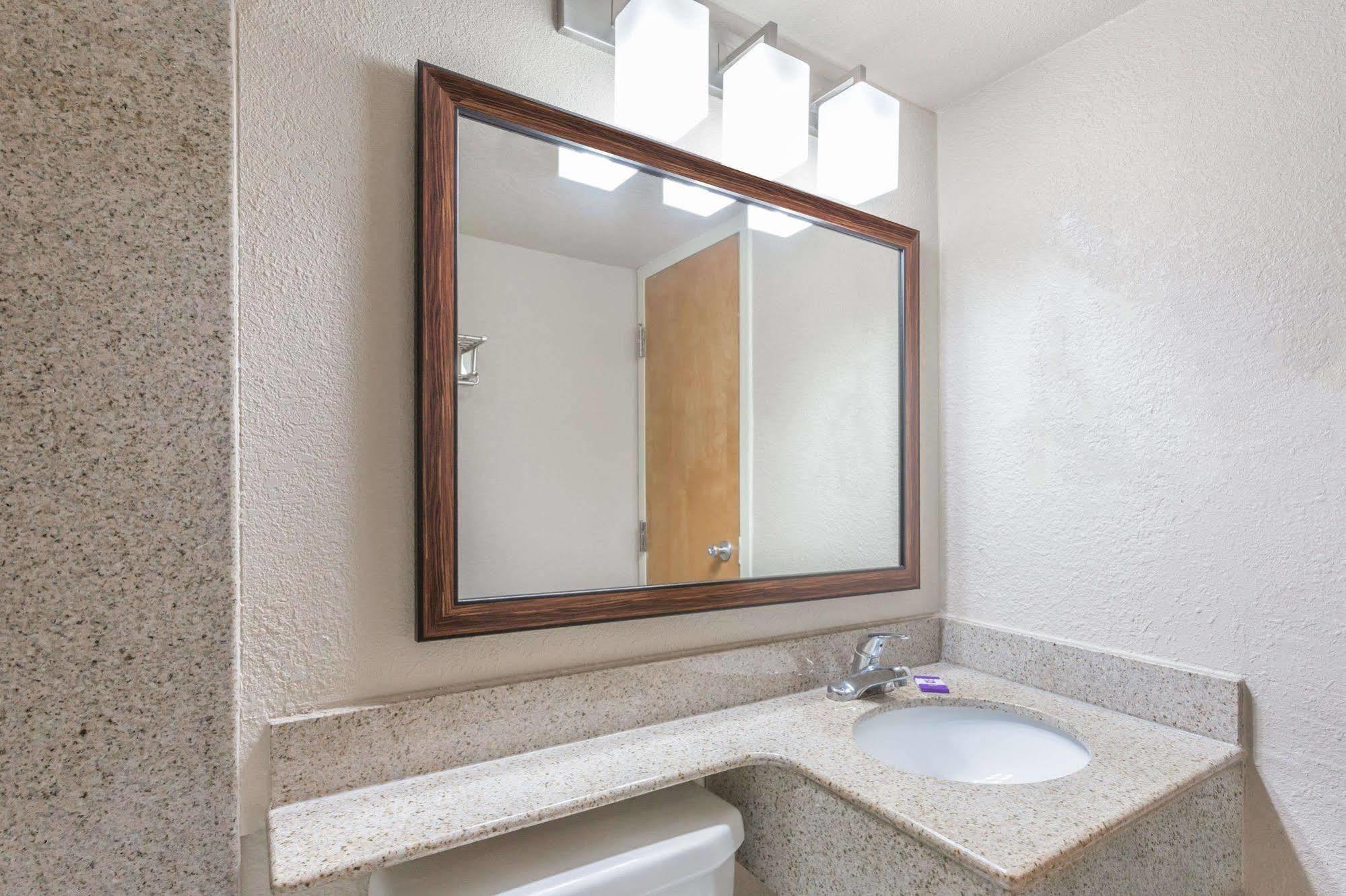 Breeze & Suites, Hotel 2*