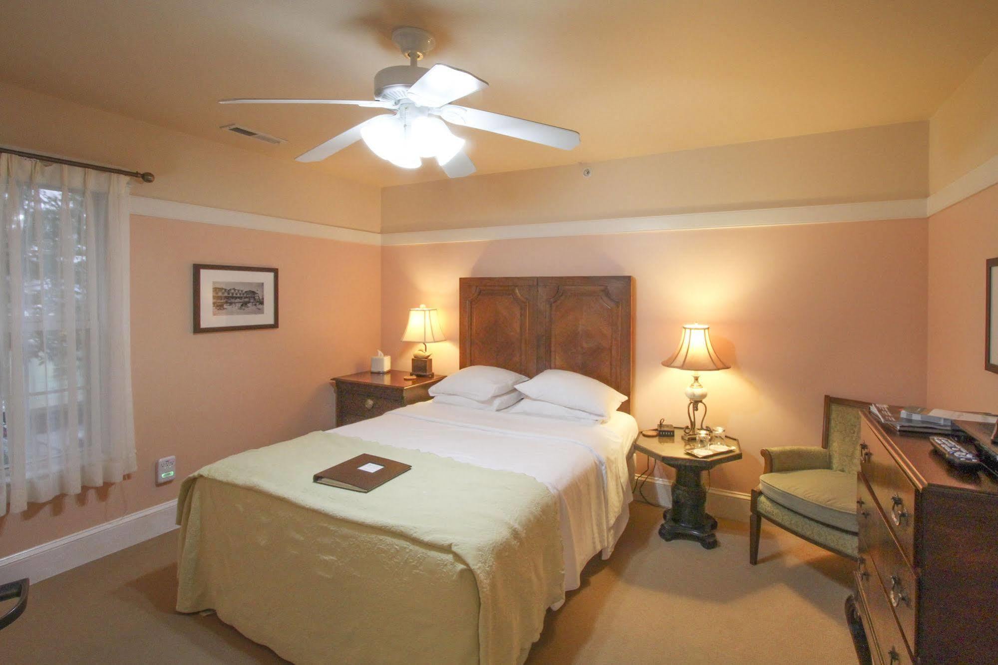 Bed & Breakfast Beach Spa Bed & Breakfast Virginia Beach
