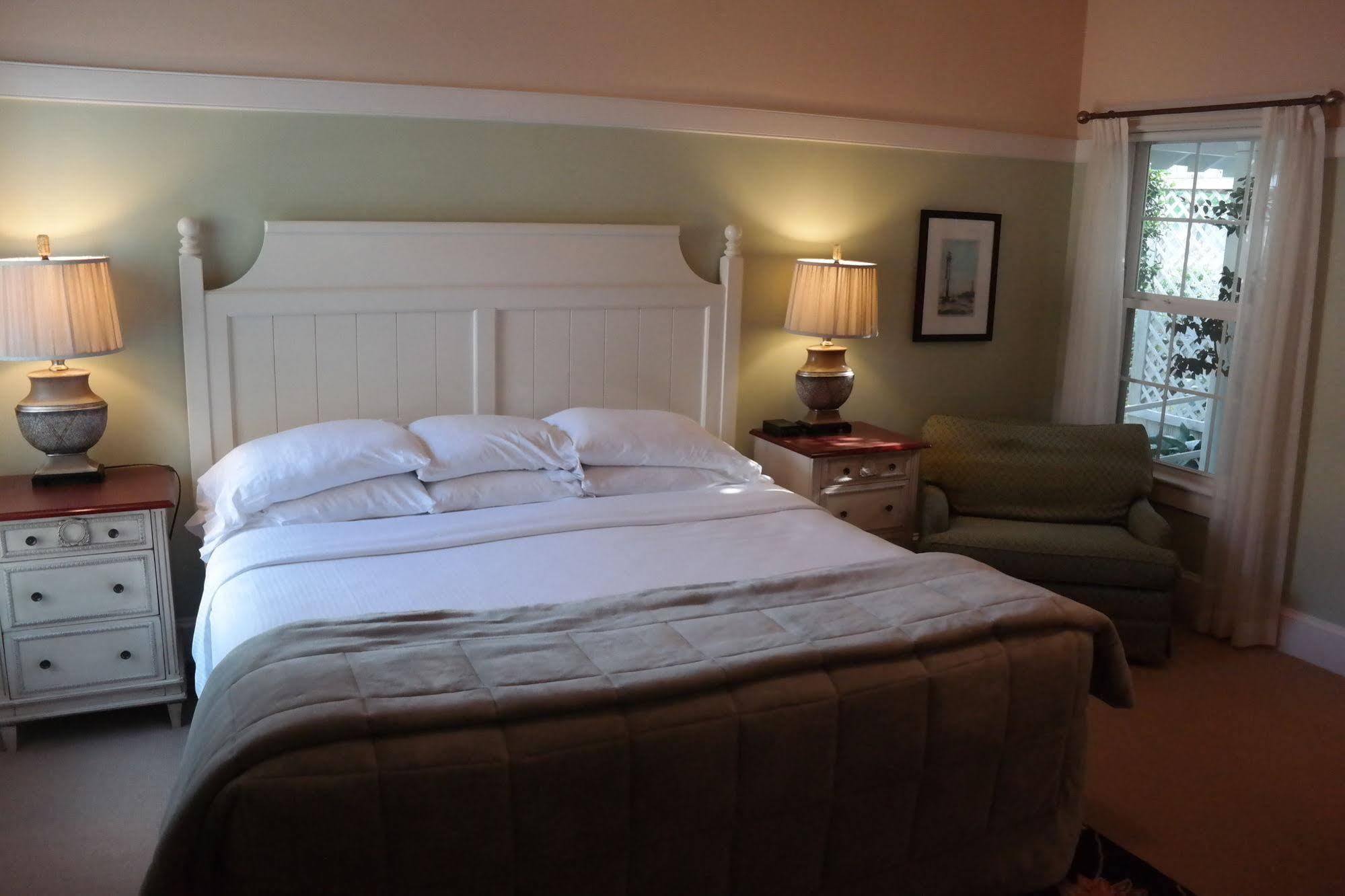 Beach Spa Bed & Breakfast Bed & Breakfast