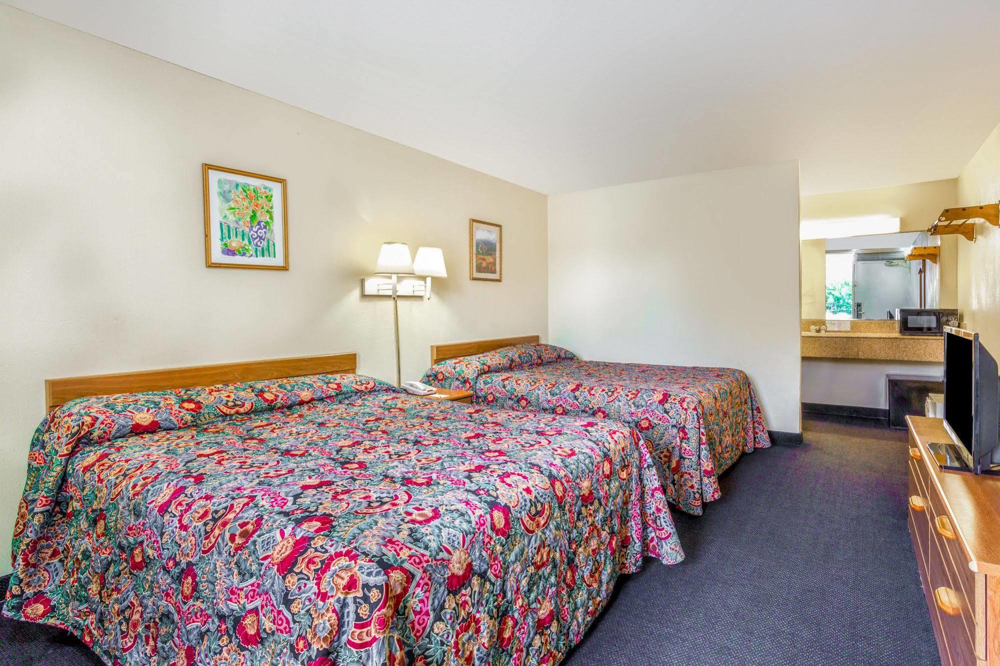 Travelodge By Wyndham Virginia Bay Hotel Virginia Beach