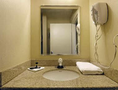 Travelodge By Wyndham Virginia Oceanfront Hotel 2*
