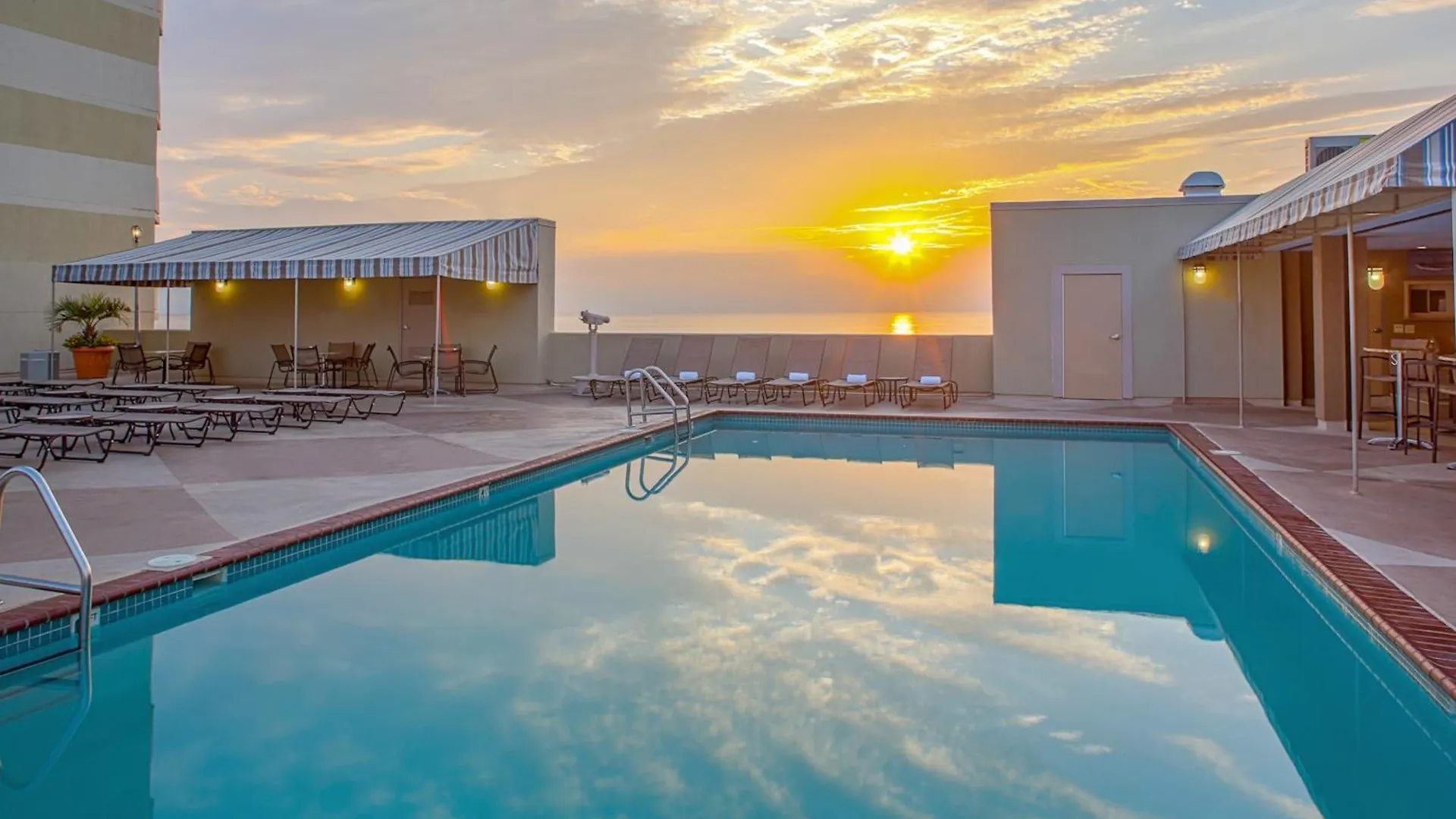 Top Hotels to Stay at Virginia Beach Boardwalk